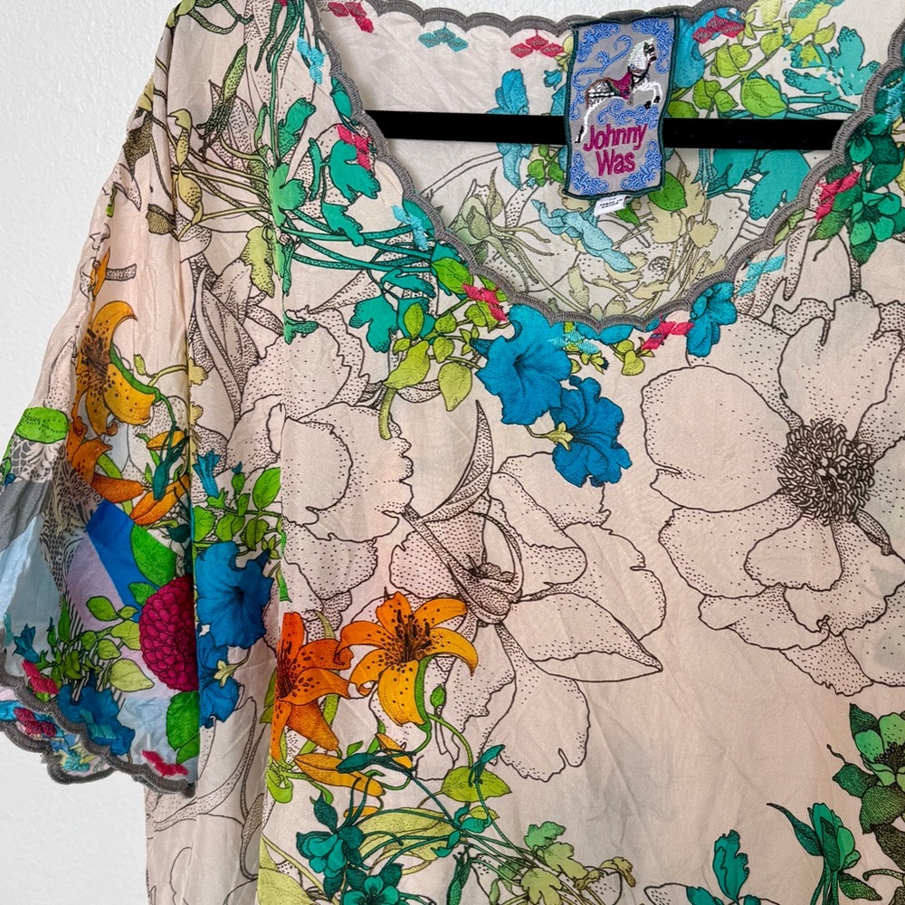 Johnny Was Sequence Halsey Top XL Cream 100% Silk Floral Scalloped Blouse Tunic - Picture 7 of 10